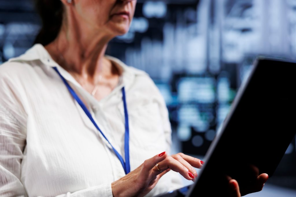 Expert secures server hardware